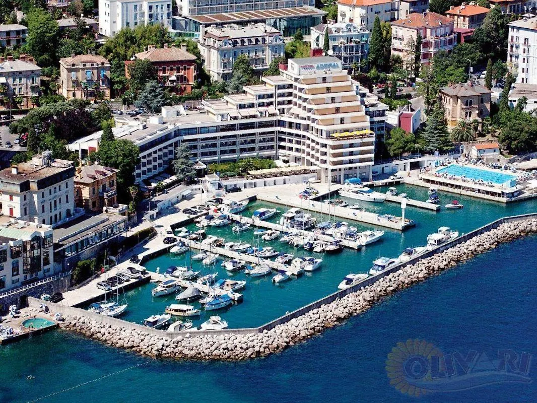Farfalla Vintage Sailboat Botel Opatija